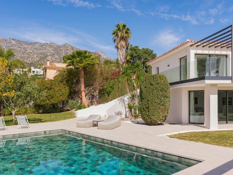 Villa for Sale in Marbella Golden Mile, Marbella, Malaga 46