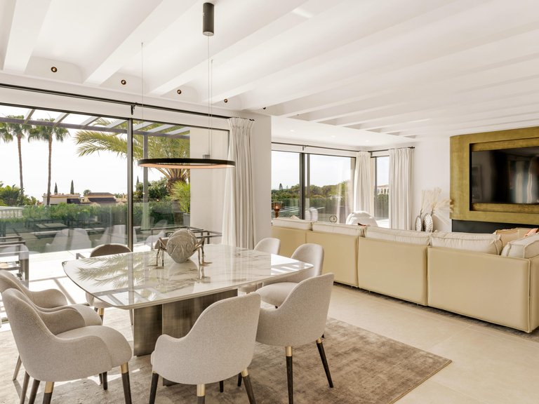 Villa for Sale in Marbella Golden Mile, Marbella, Malaga 29