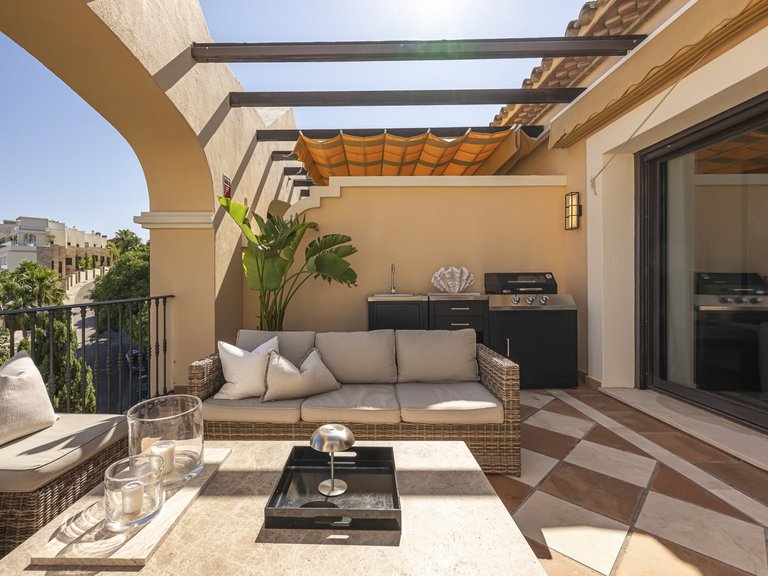 Penthouse for Sale in La Quinta, Benahavis, Malaga 29