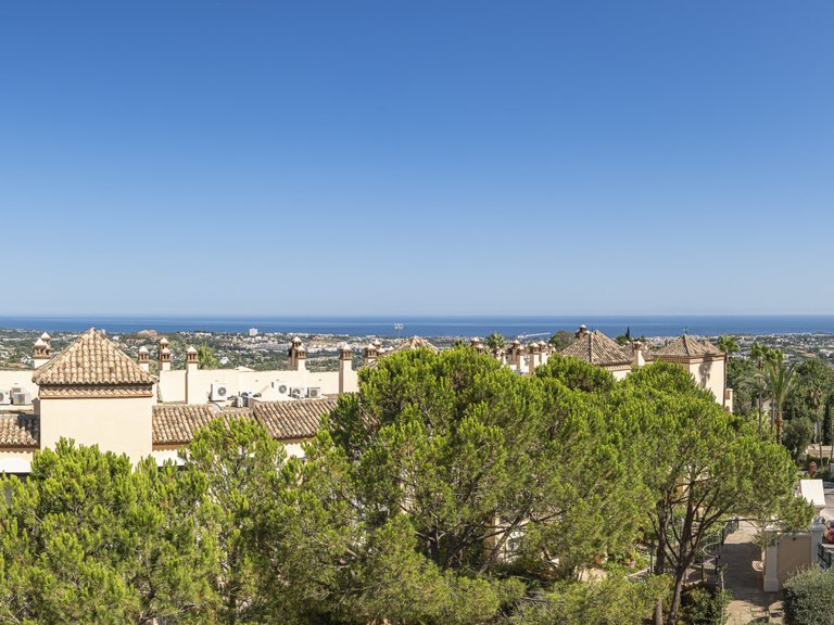 Penthouse for Sale in La Quinta, Benahavis, Malaga 44