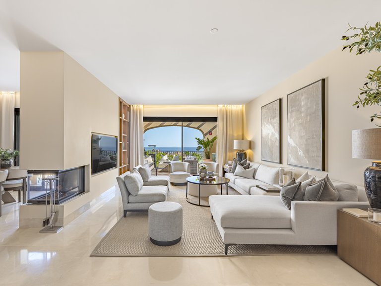 Penthouse for Sale in La Quinta, Benahavis, Malaga 9