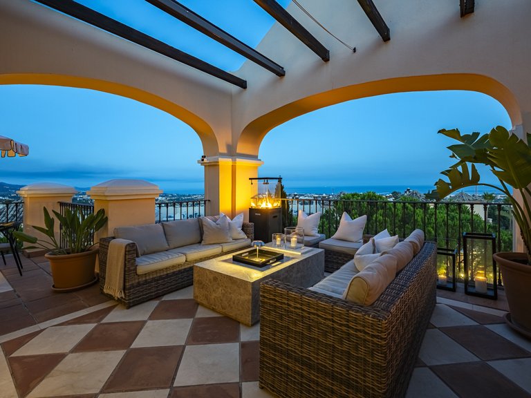 Penthouse for Sale in La Quinta, Benahavis, Malaga 52