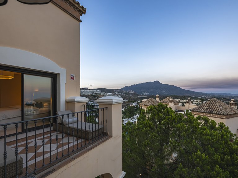 Penthouse for Sale in La Quinta, Benahavis, Malaga 47