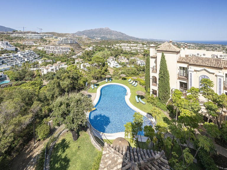 Penthouse for Sale in La Quinta, Benahavis, Malaga 3