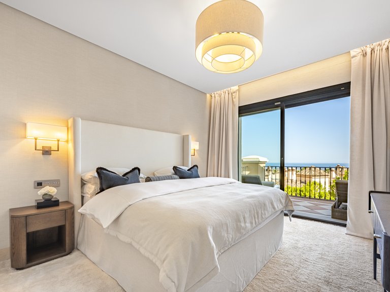 Penthouse for Sale in La Quinta, Benahavis, Malaga 36