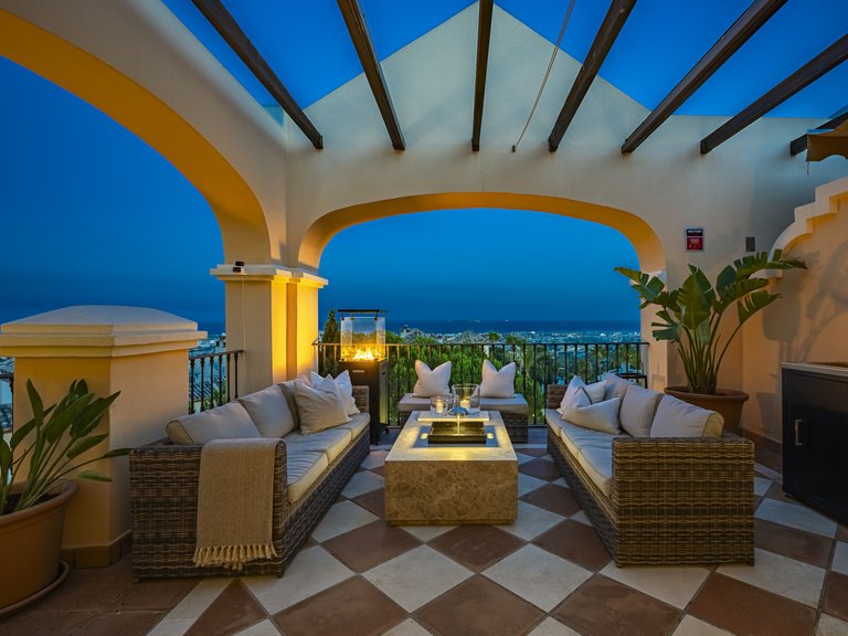 Penthouse for Sale in La Quinta, Benahavis, Malaga 51