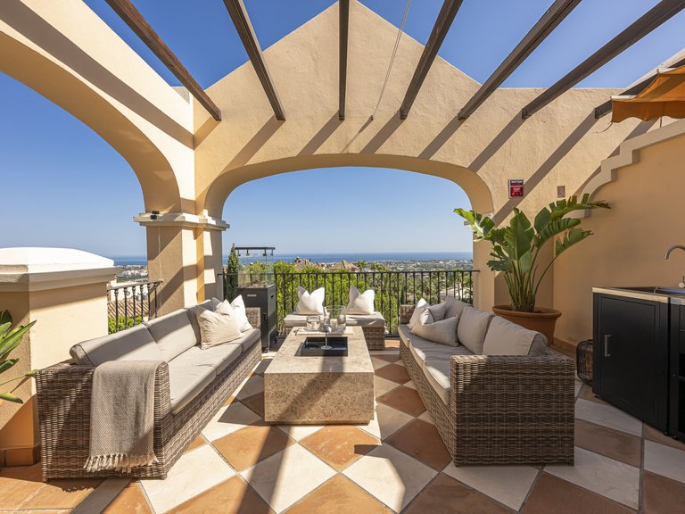 Penthouse for Sale in La Quinta, Benahavis, Malaga 26