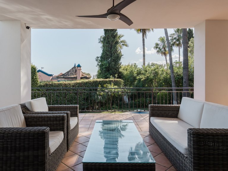 Villa for Sale in Marbella Este, Marbella, Malaga 32