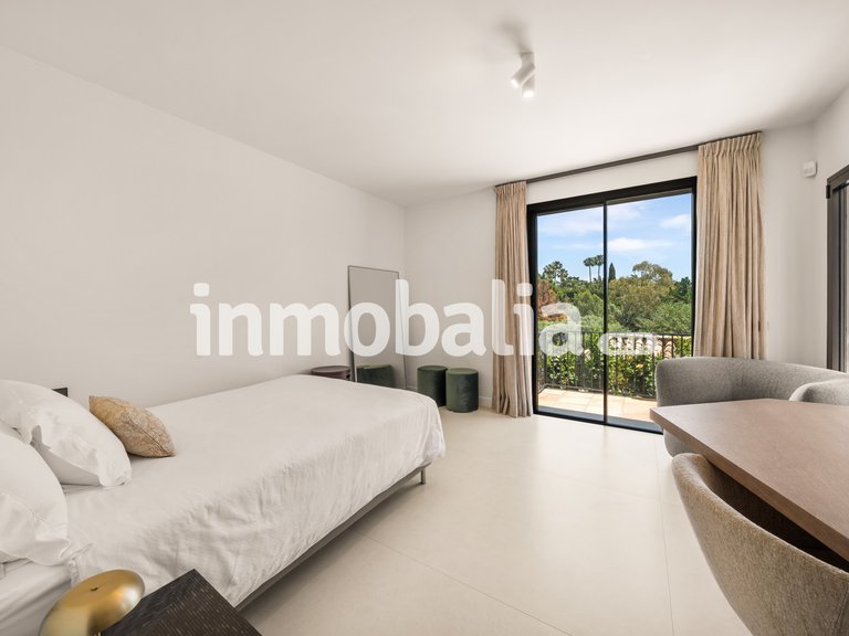 Villa for Sale in Marbella Golden Mile, Marbella, Malaga 18