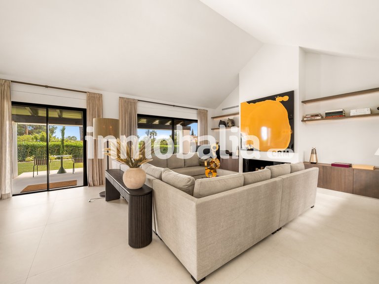 Villa for Sale in Marbella Golden Mile, Marbella, Malaga 3