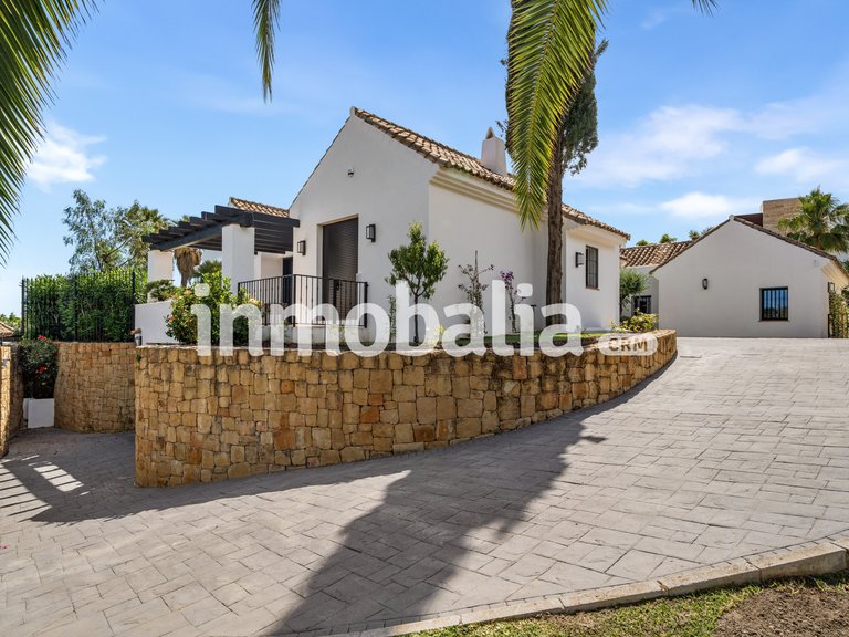 Villa for Sale in Marbella Golden Mile, Marbella, Malaga 33