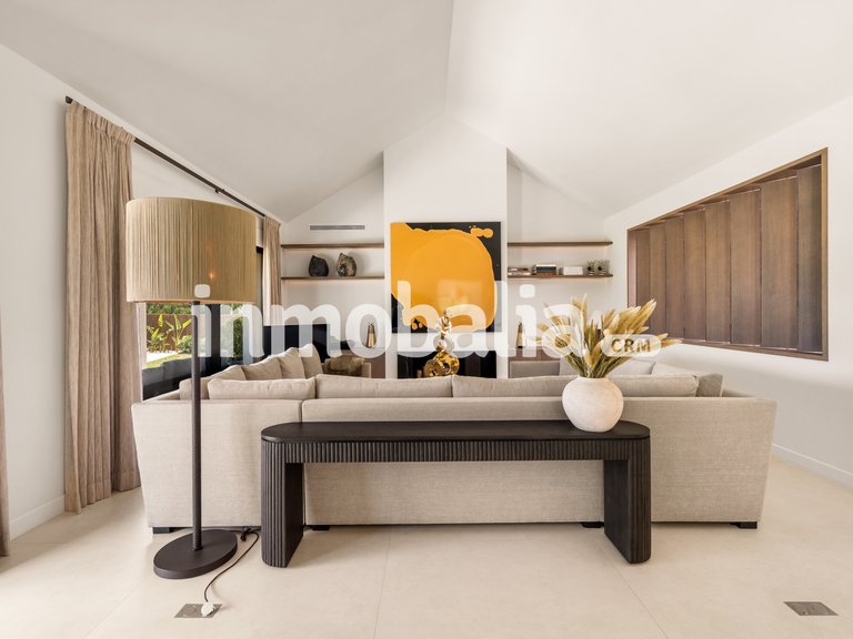 Villa for Sale in Marbella Golden Mile, Marbella, Malaga 1