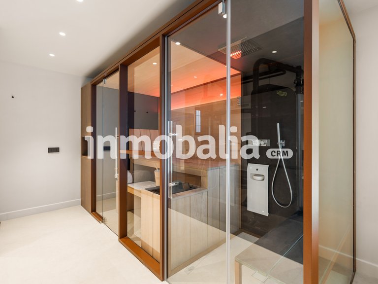 Villa for Sale in Marbella Golden Mile, Marbella, Malaga 27