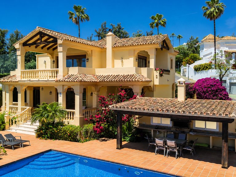 Villa for Sale in La Quinta, Benahavis, Malaga 36