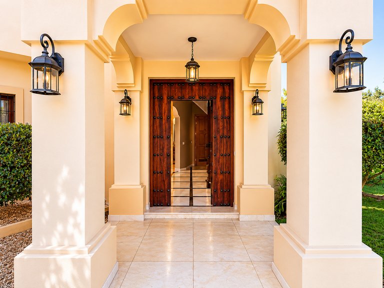 Villa for Sale in La Quinta, Benahavis, Malaga 2