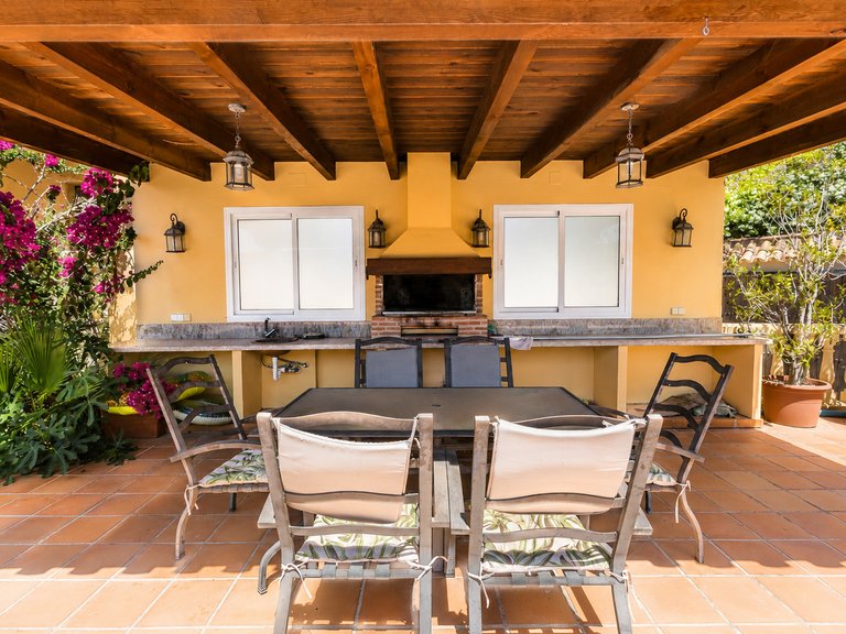 Villa for Sale in La Quinta, Benahavis, Malaga 16