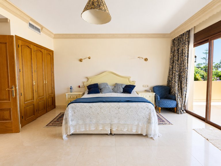 Villa for Sale in La Quinta, Benahavis, Malaga 23