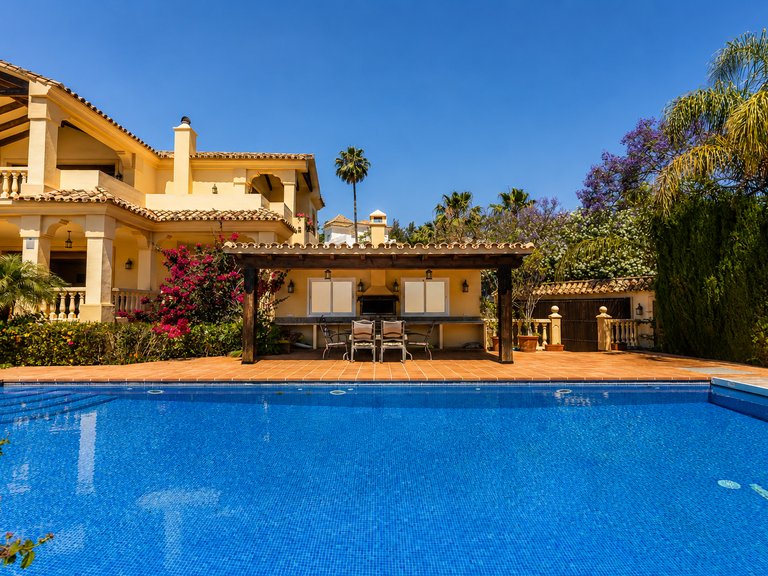 Villa for Sale in La Quinta, Benahavis, Malaga 37
