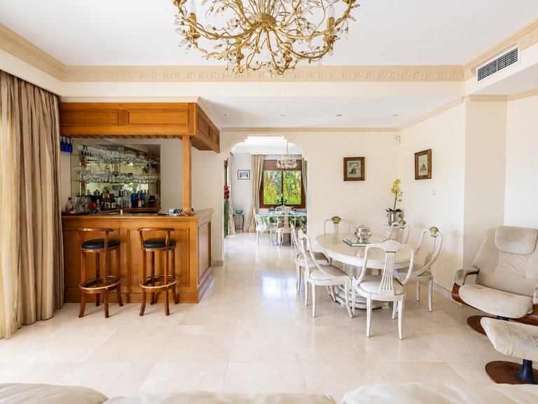 Villa for Sale in La Quinta, Benahavis, Malaga 8