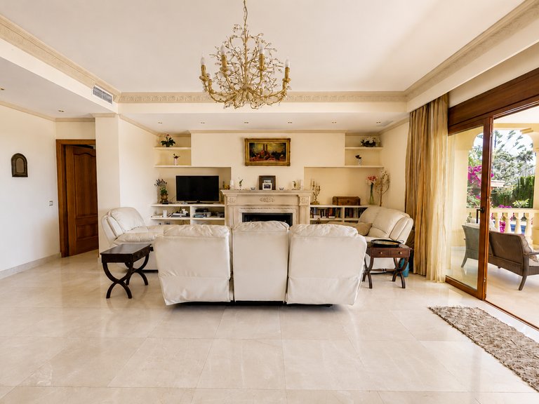 Villa for Sale in La Quinta, Benahavis, Malaga 3
