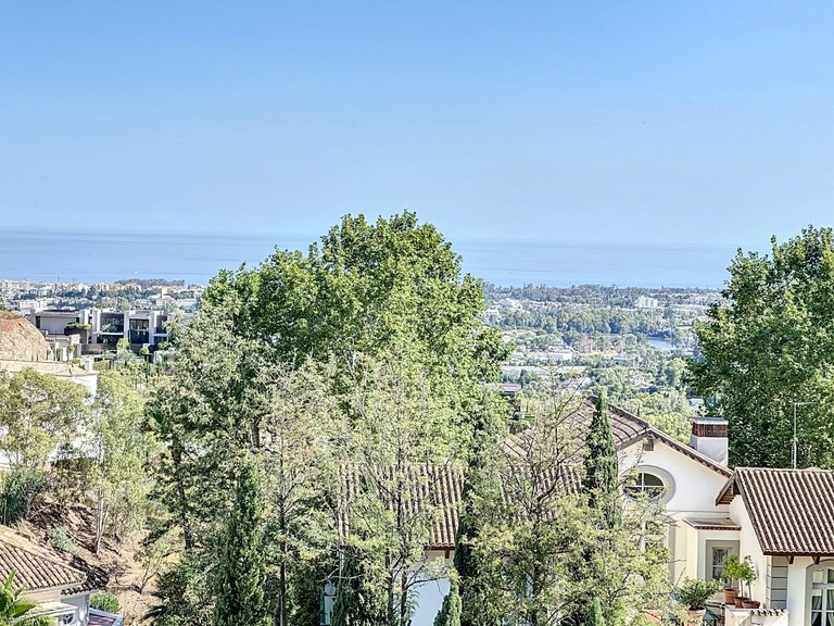 Apartment for Sale  in Benahavis, Malaga 11