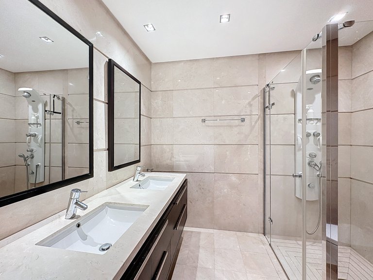 Apartment for Sale  in Benahavis, Malaga 22
