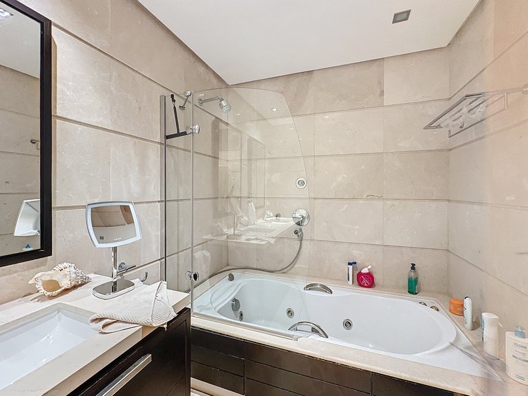 Apartment for Sale  in Benahavis, Malaga 29