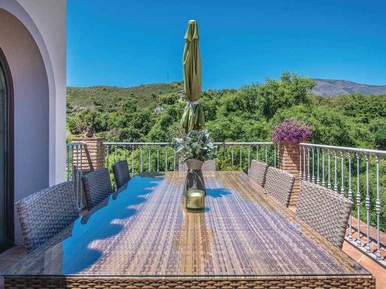 Villa for Sale  in Estepona, Malaga 12