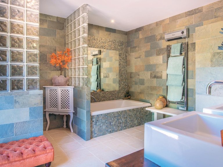 Villa for Sale  in Estepona, Malaga 17