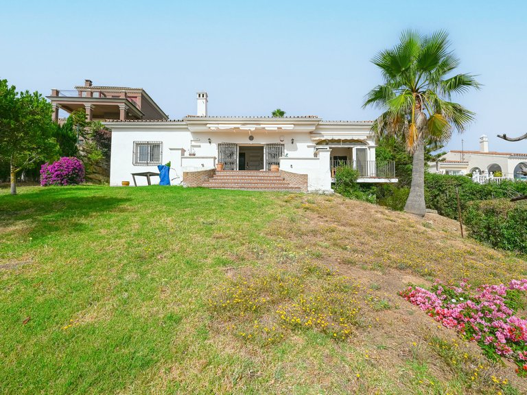 Villa for Sale  in Estepona, Malaga 11