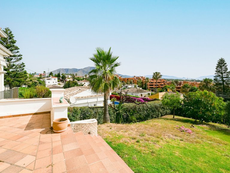 Villa for Sale  in Estepona, Malaga 14