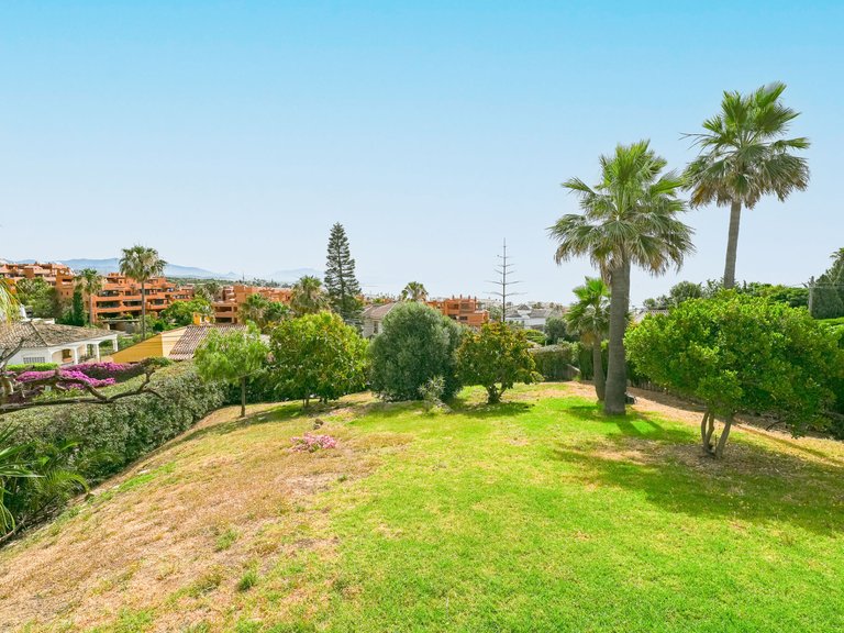 Villa for Sale  in Estepona, Malaga 12