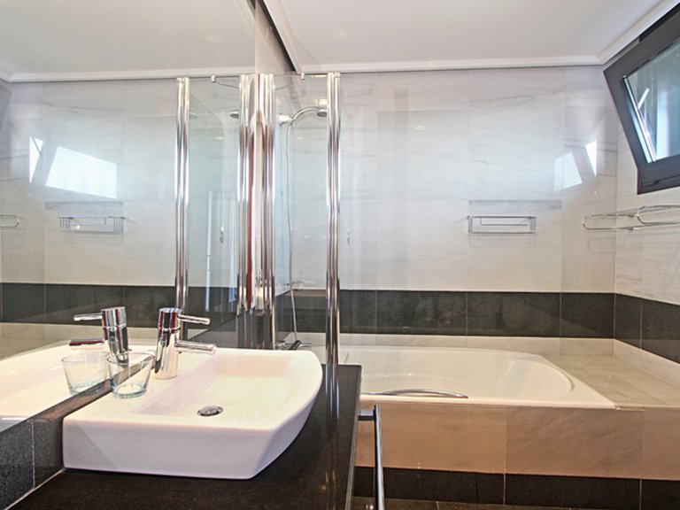 Villa for Sale  in Marbella, Malaga 32