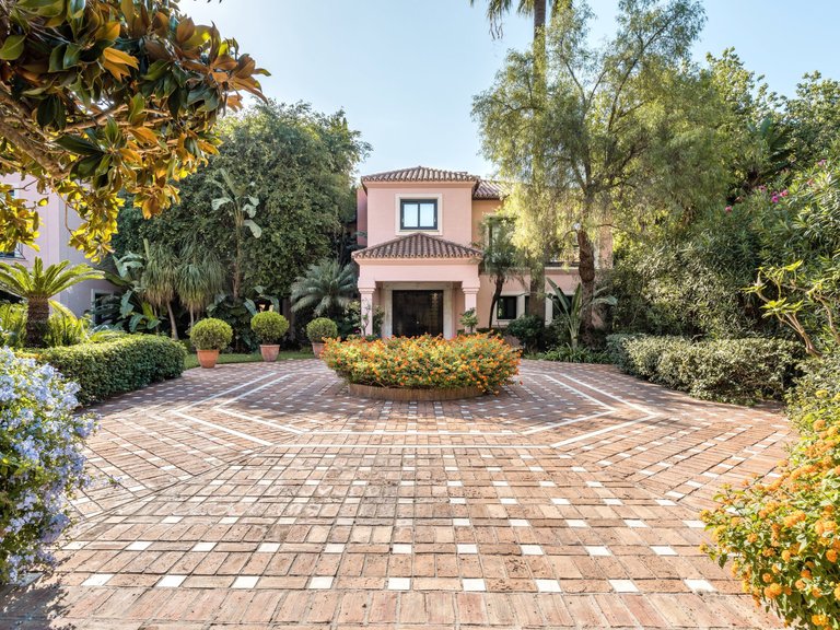 Villa for Sale  in Estepona, Malaga 29