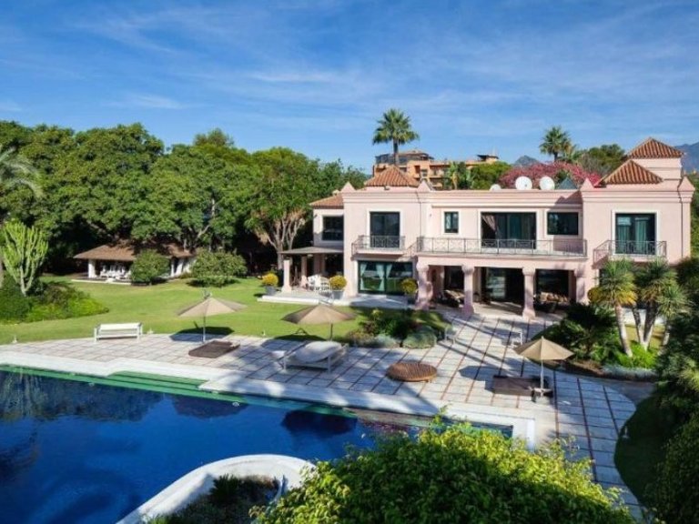 Villa for Sale  in Estepona, Malaga 31