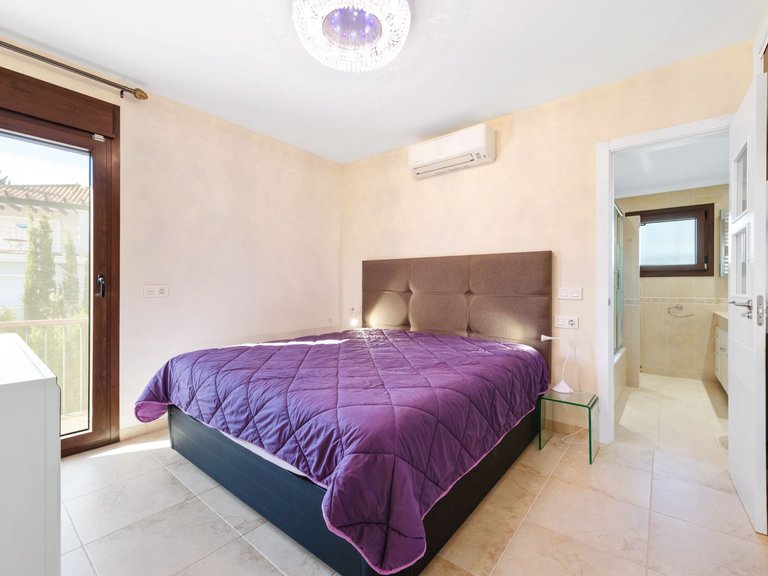 Villa for Sale  in Estepona, Malaga 9