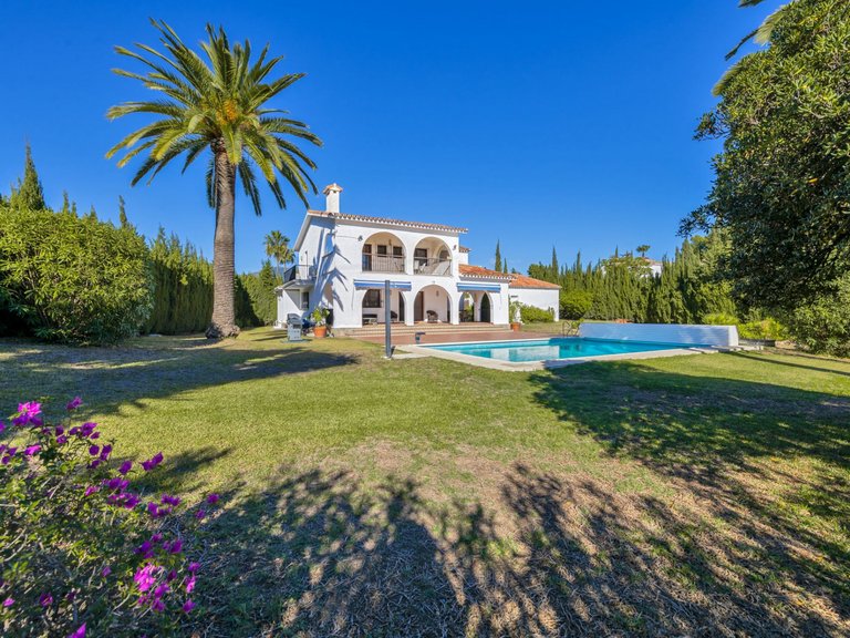 Villa for Sale  in Estepona, Malaga 1