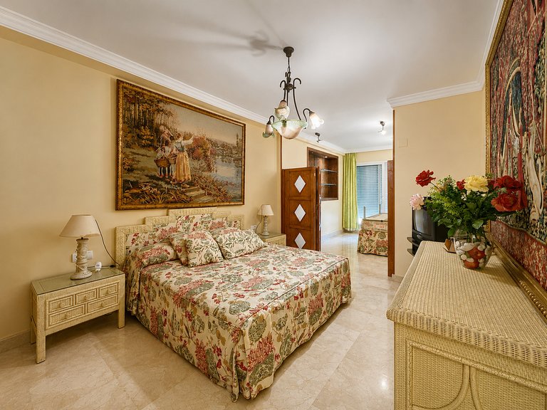 Apartment for Sale  in Marbella, Malaga 11