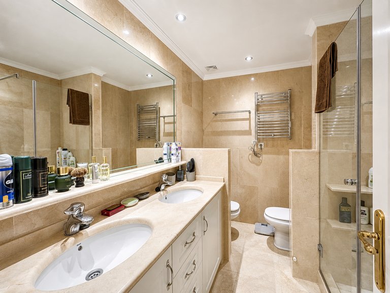 Apartment for Sale  in Marbella, Malaga 12