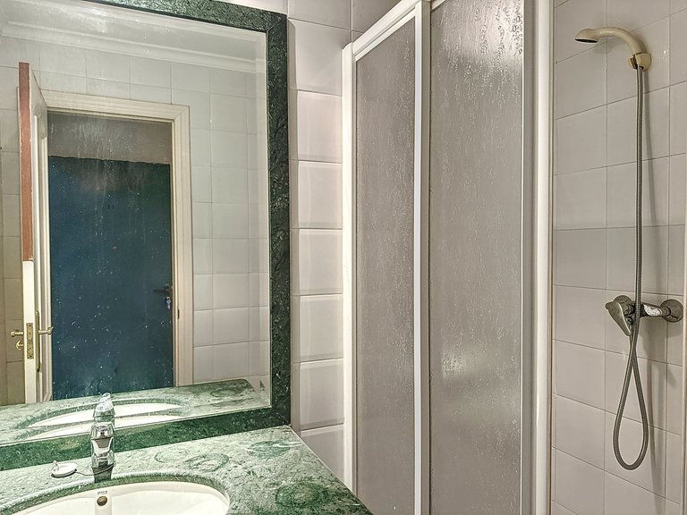 Apartment for Sale  in Marbella, Malaga 27