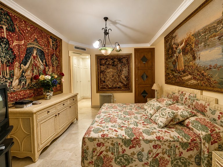 Apartment for Sale  in Marbella, Malaga 10
