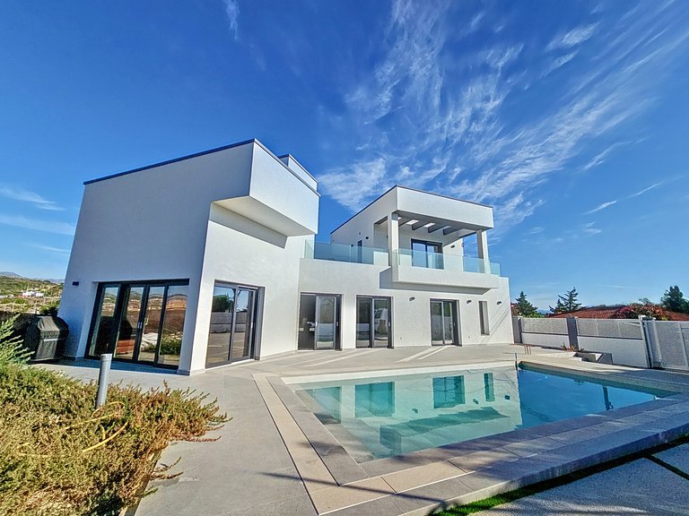 Villa for Sale  in Estepona, Malaga 28