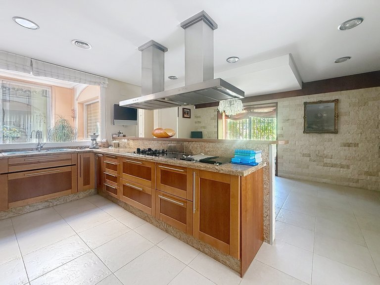 Villa for Sale  in Estepona, Malaga 10