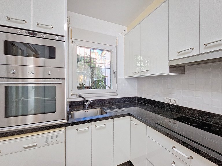 Town House for Sale  in Estepona, Malaga 4