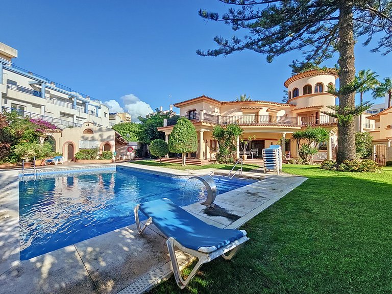 Town House for Sale  in Estepona, Malaga 45