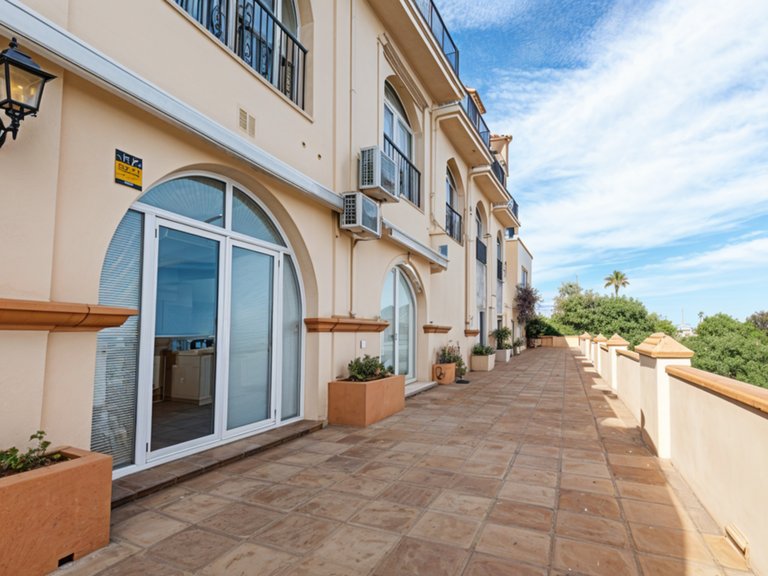 Town House for Sale  in Estepona, Malaga 10