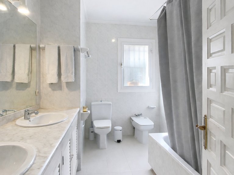 Villa for Sale  in Estepona, Malaga 27
