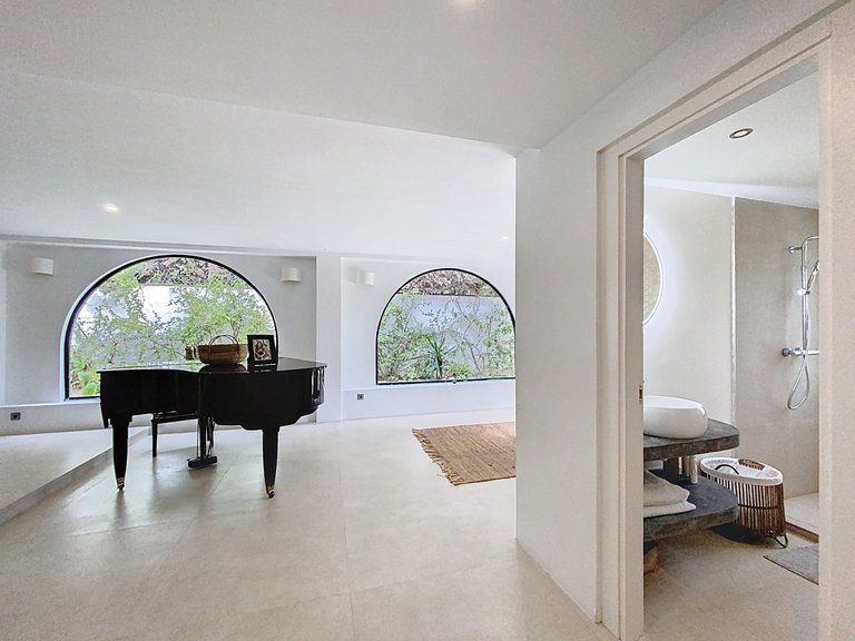 Villa for Sale  in Estepona, Malaga 28