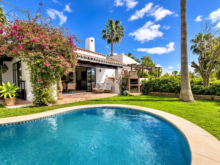 Villa for Sale  in Estepona, Malaga 1