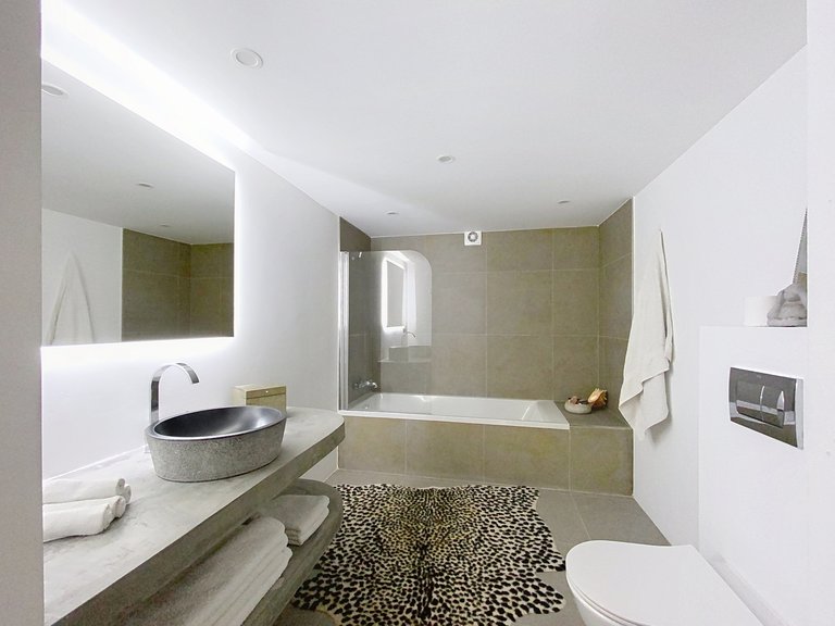 Villa for Sale  in Estepona, Malaga 38
